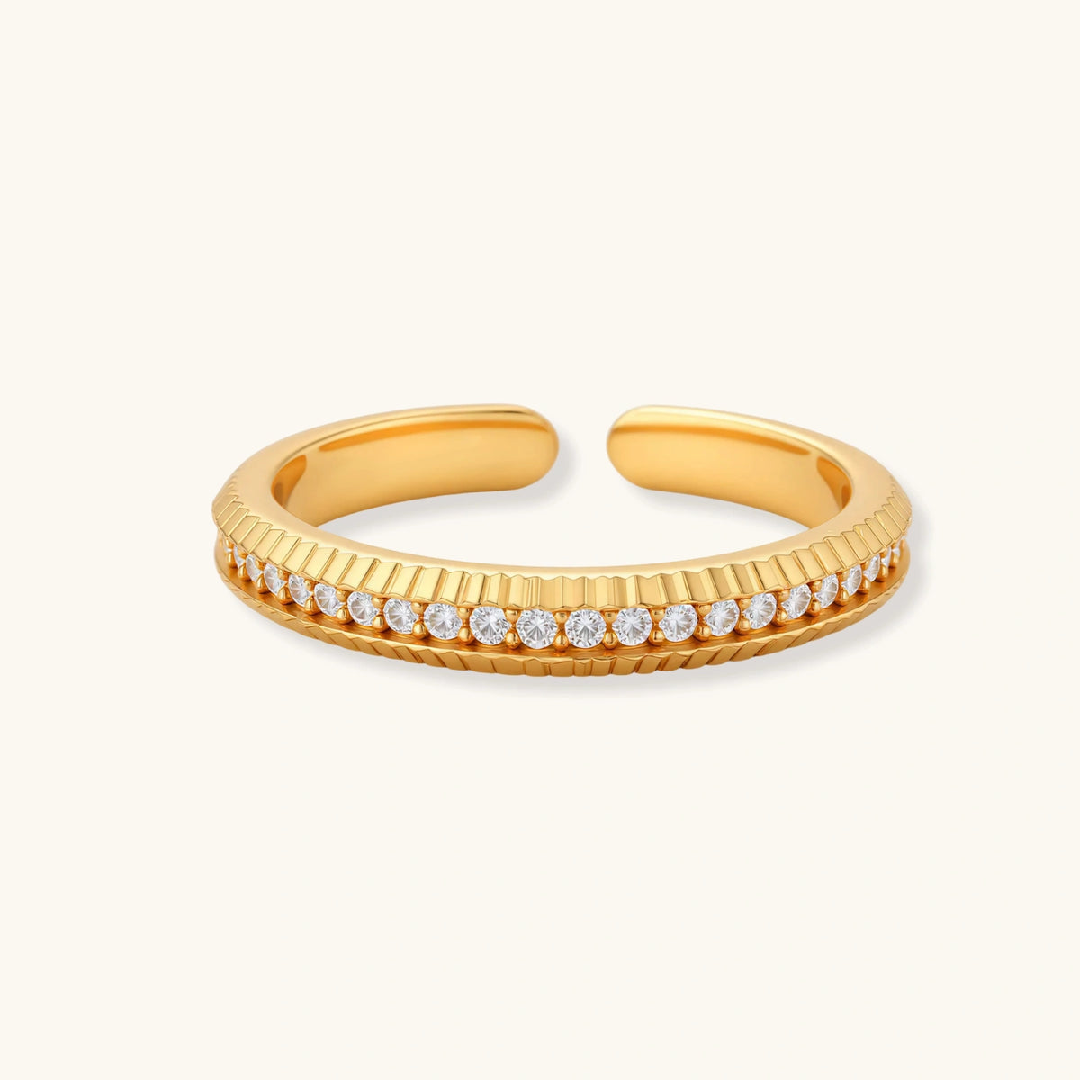 18K gold-plated crystal ring showcasing a beautiful design with shimmering crystals for everyday elegance.